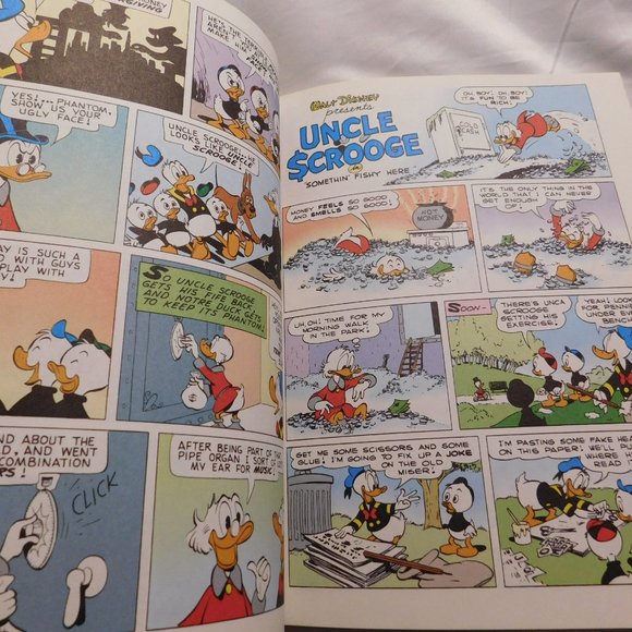 Walt Disney's Uncle Scrooge Phantom of Notre Duck Disney Comics - Picture 2 of 6